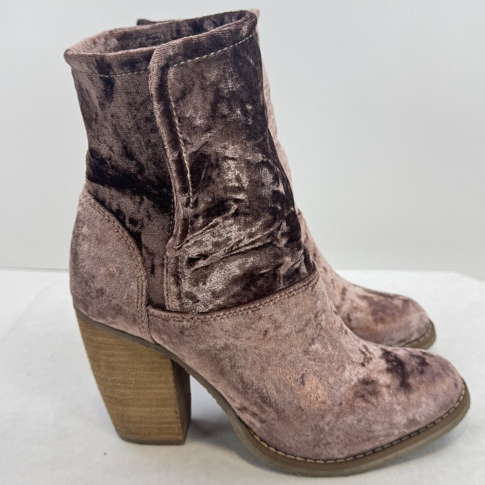 Sbicca Womens Size 7 Ankle Booties Pink Crushed Velvet Foldover Block Heels - Picture 2 of 16